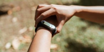 Unveiling the Top Contenders: Choosing the Best Fitness Tracker for Your Lifestyle